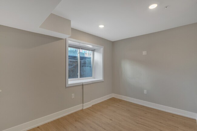 Building Photo - 937 N 29th St