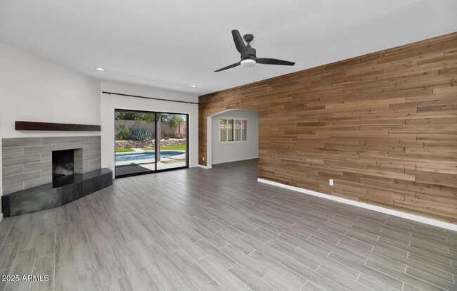 Building Photo - 6614 E Kelton Ln