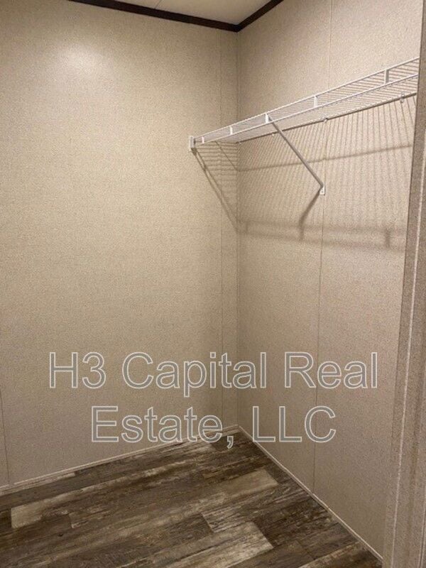 Building Photo - 524 Chickadee St