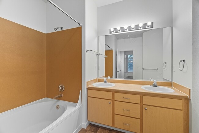 Building Photo - 22855 E Country Vista Dr