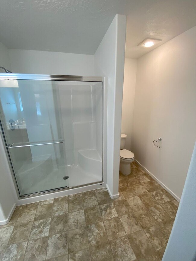 Building Photo - Stunning 3 Bed 2 Bath Rancher in Spokane V...