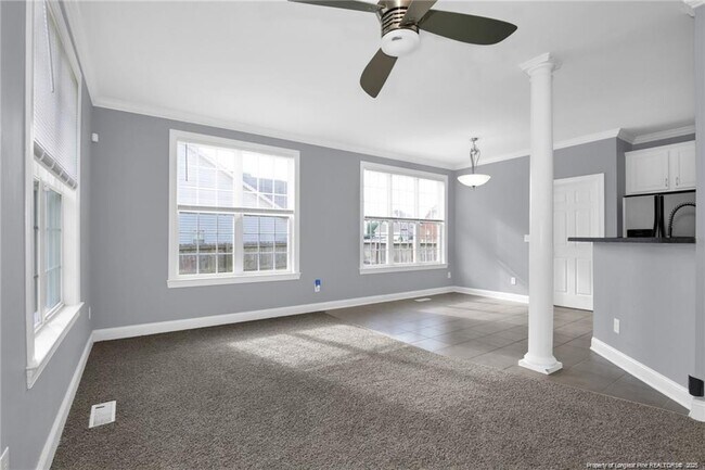 Building Photo - 427 W Summerchase Dr