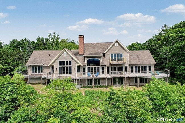 Building Photo - 12 Fox Run