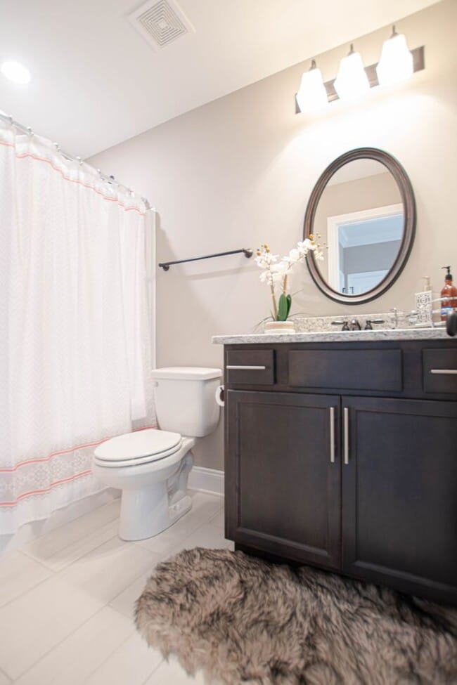 Building Photo - Pet Friendly Four Bedroom!