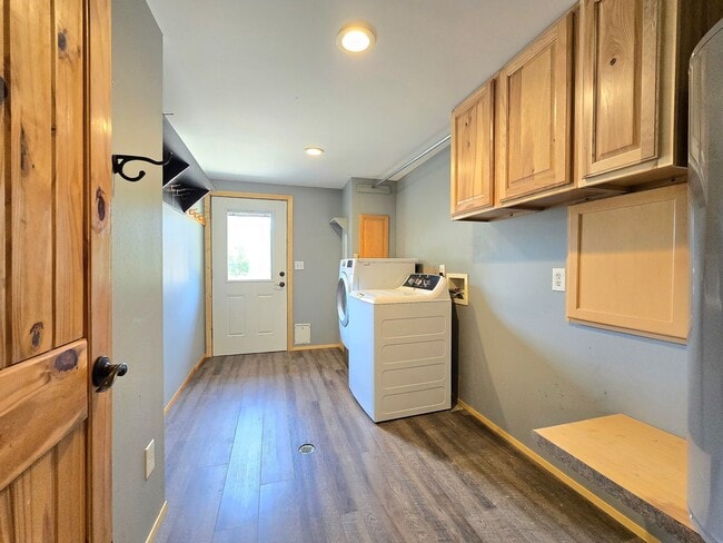 Building Photo - 3 Bedroom Home in Marysville Now Available!