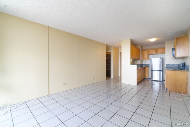 Building Photo - $2500 / Salt Lake - 2 Bed/ 2 Bath a peekab...