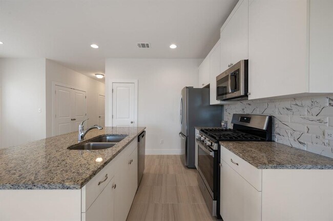 Building Photo - 603 White Steppe Way