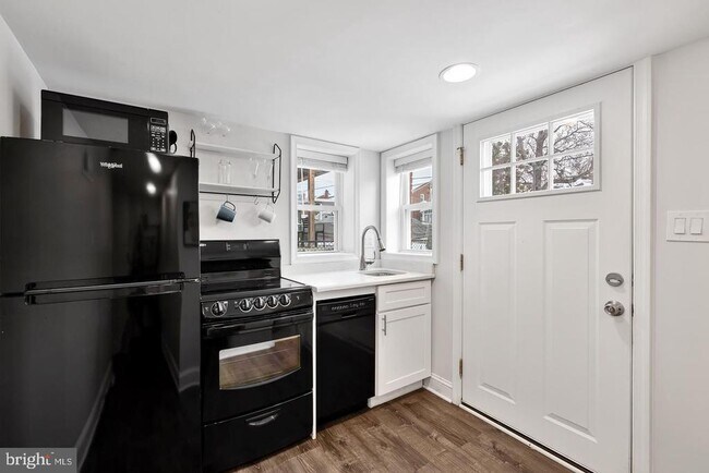 Building Photo - 5027 11th St NE