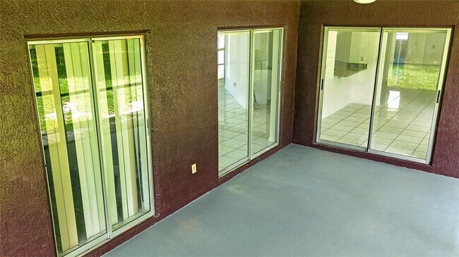 Building Photo - 3346 Mazur Dr