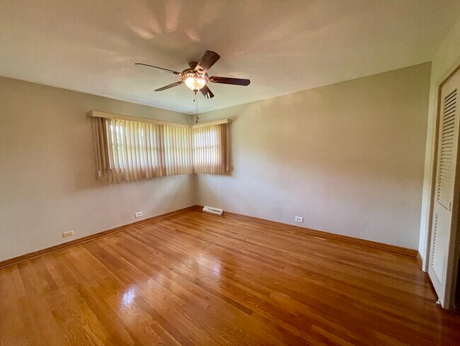 Building Photo - 7150 N Crawford Ave