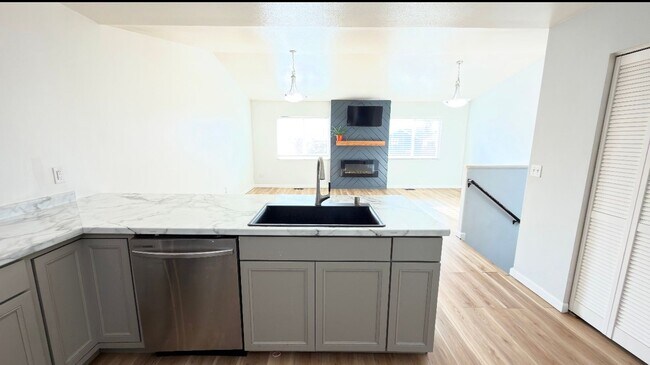 Building Photo - 5530 Alora Loop