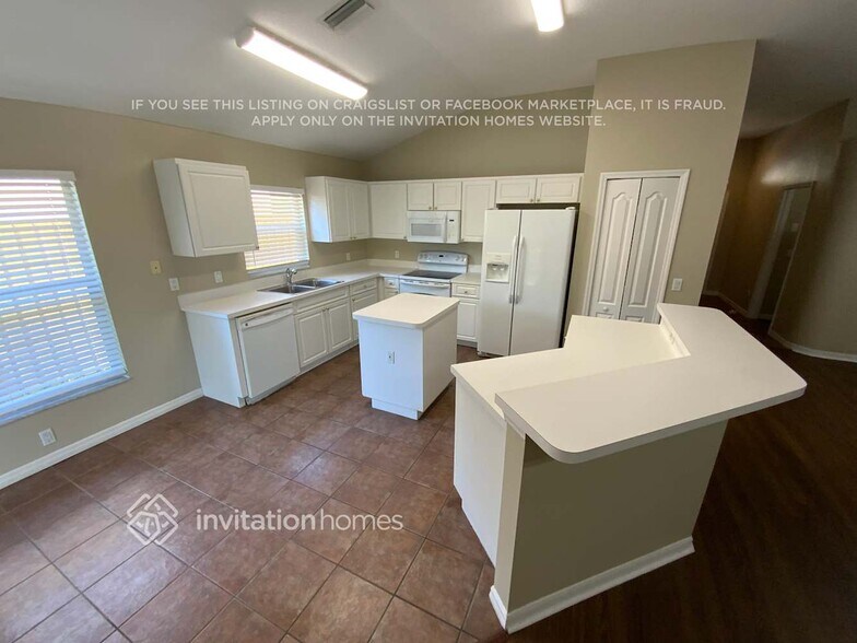 Building Photo - 11707 S Stone Ln