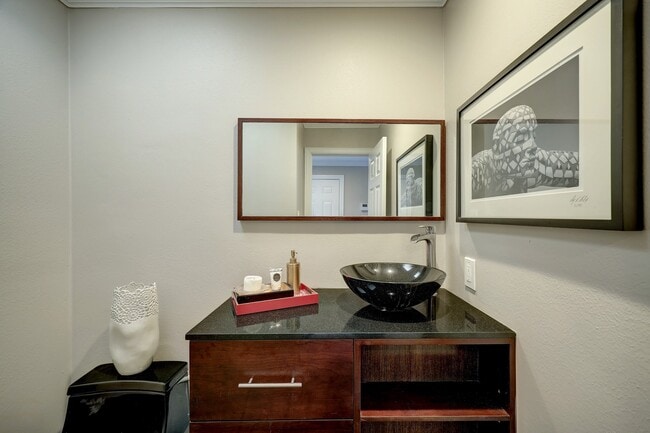 Building Photo - 4732 Post Oak Timber Dr