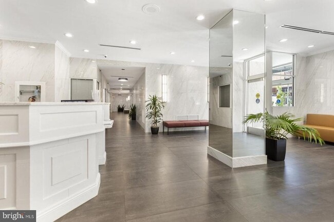 Building Photo - 2101 Chestnut St