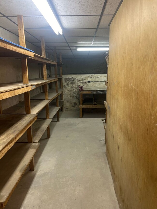 Building Photo - 2555 S Alder St