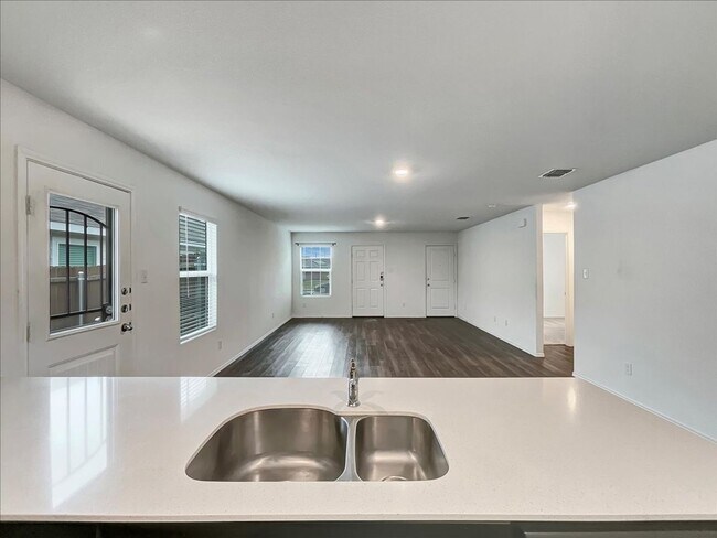 Building Photo - 7509 Jackrabbit Ave