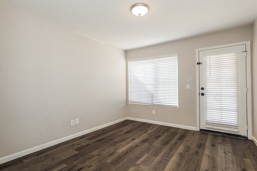 Building Photo - 7519 W Sequoia Dr