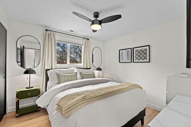 Building Photo - Trendy 2B/1B Unit C I Near Gonzaga/WSU/EWU...