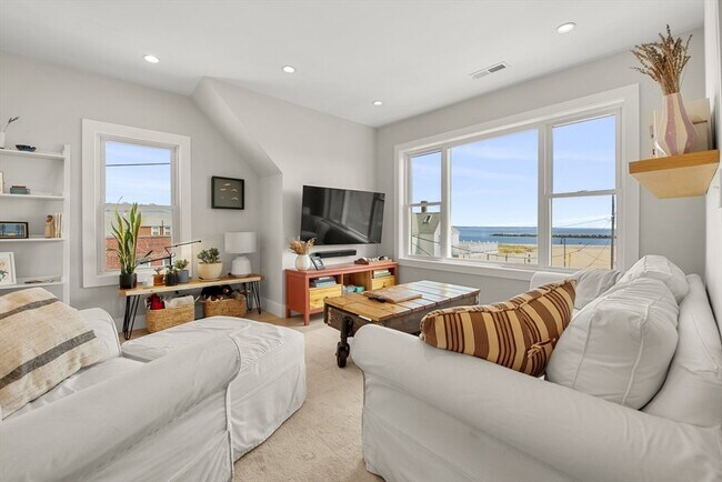 Primary Photo - 51 Cutler St