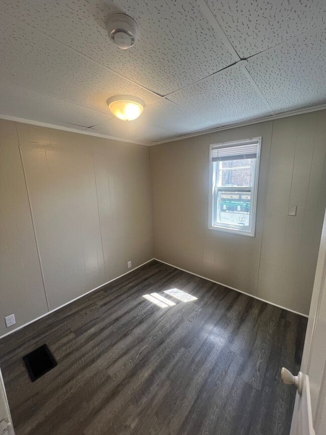 Building Photo - Cozy 2 Bedroom Home Southside of Holland