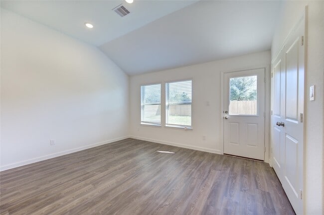 Building Photo - 5419 Tourmaline Wy