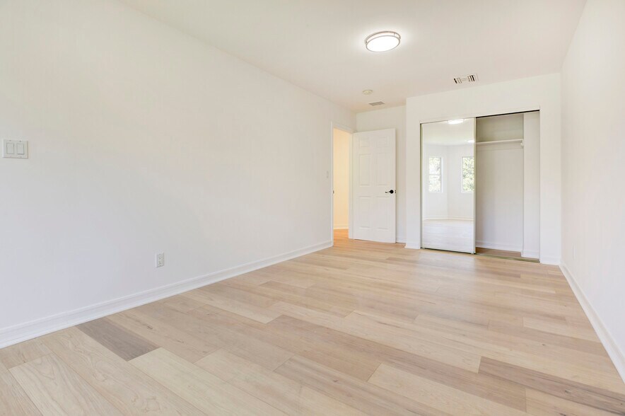 Building Photo - 15121 Marlin Pl