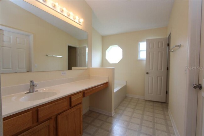 Building Photo - 14120 Econ Woods Ln