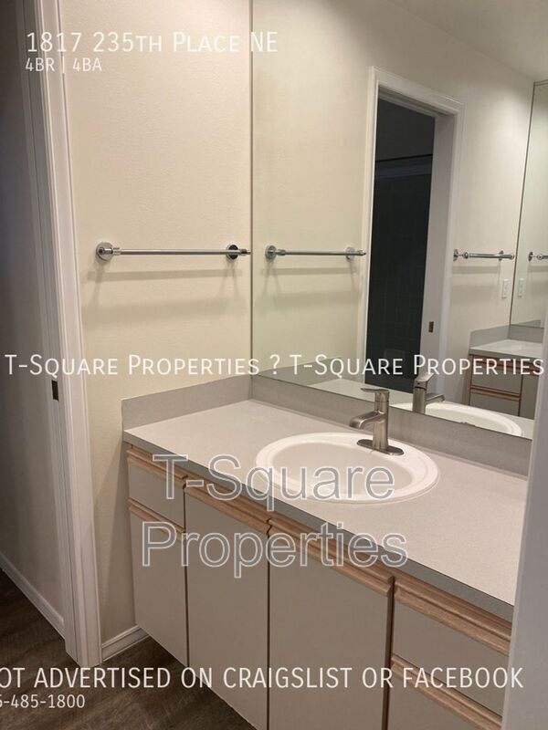 Building Photo - 1817 235th Pl NE