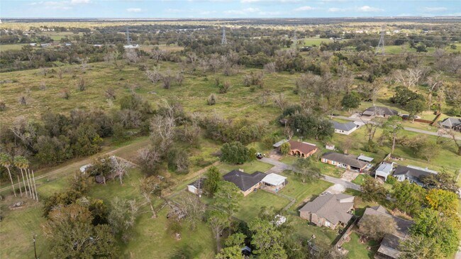 Building Photo - 2210 County Rd 769B