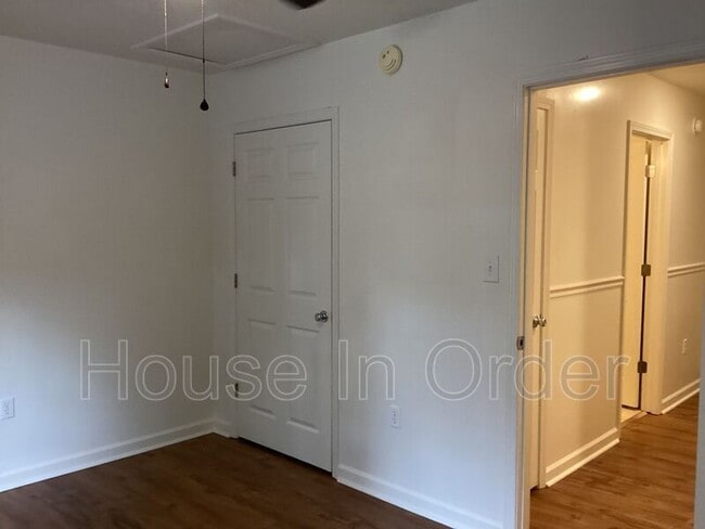 Building Photo - 5 Rathfarnham Rd