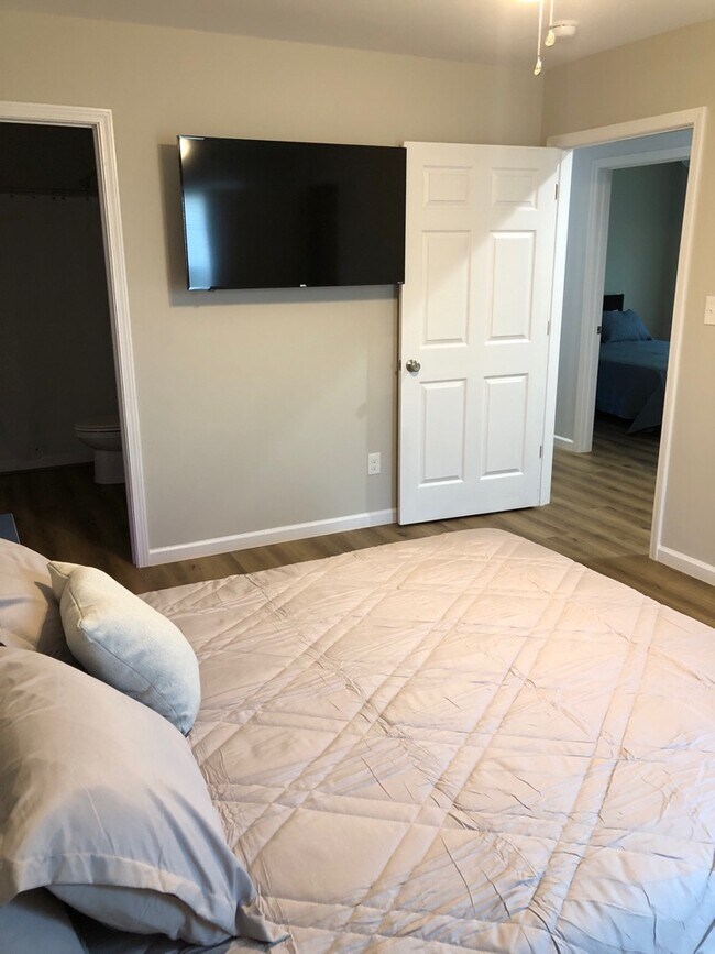 Building Photo - 92 24th St NW