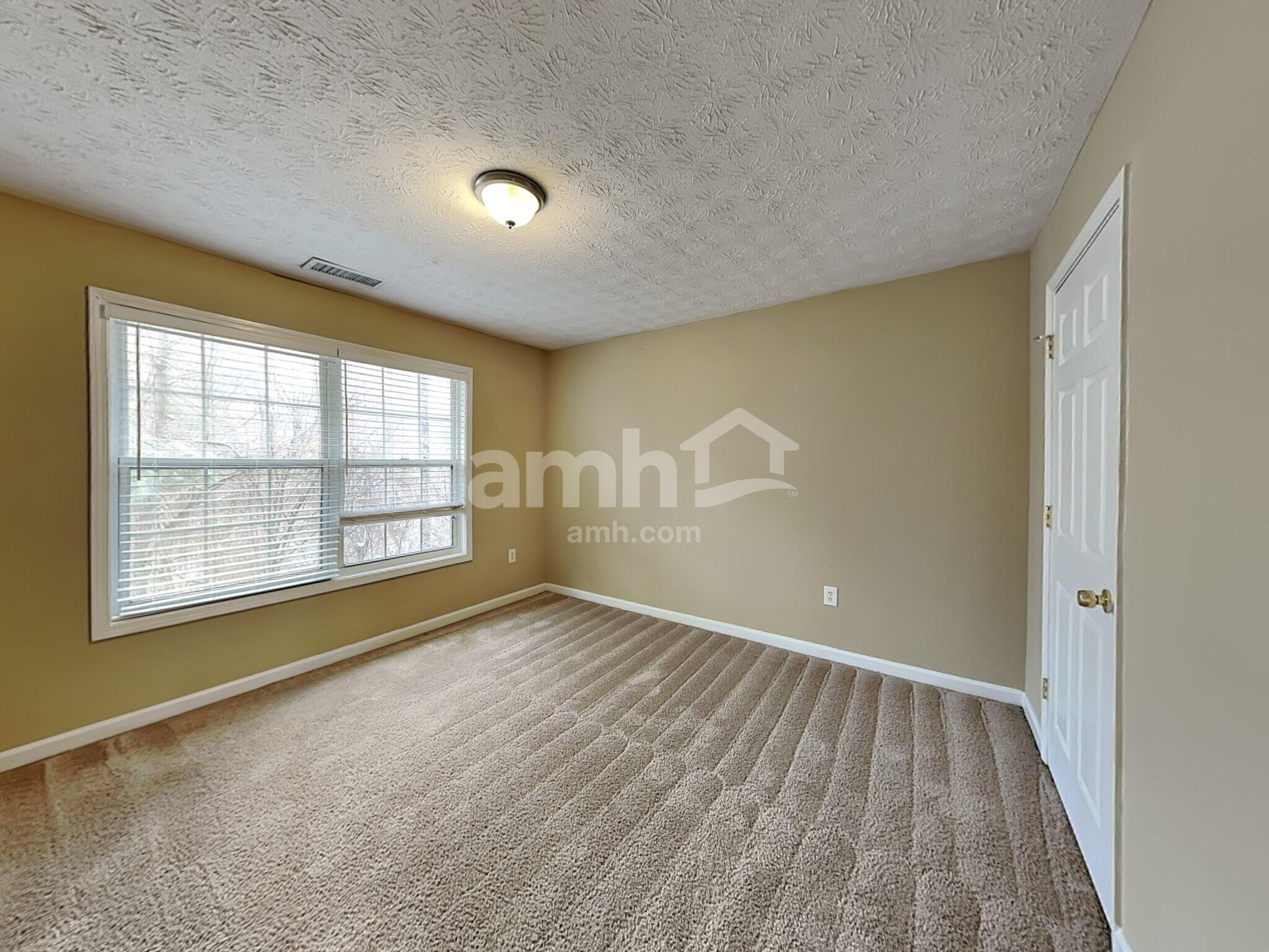 Building Photo - 520 Martin Field Dr