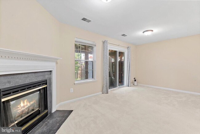 Building Photo - 13129 Englishwood Ln