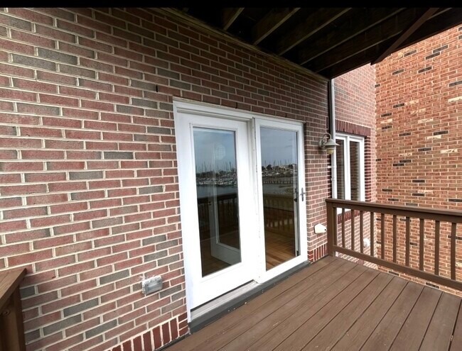 Building Photo - 367 Mainsail Dr