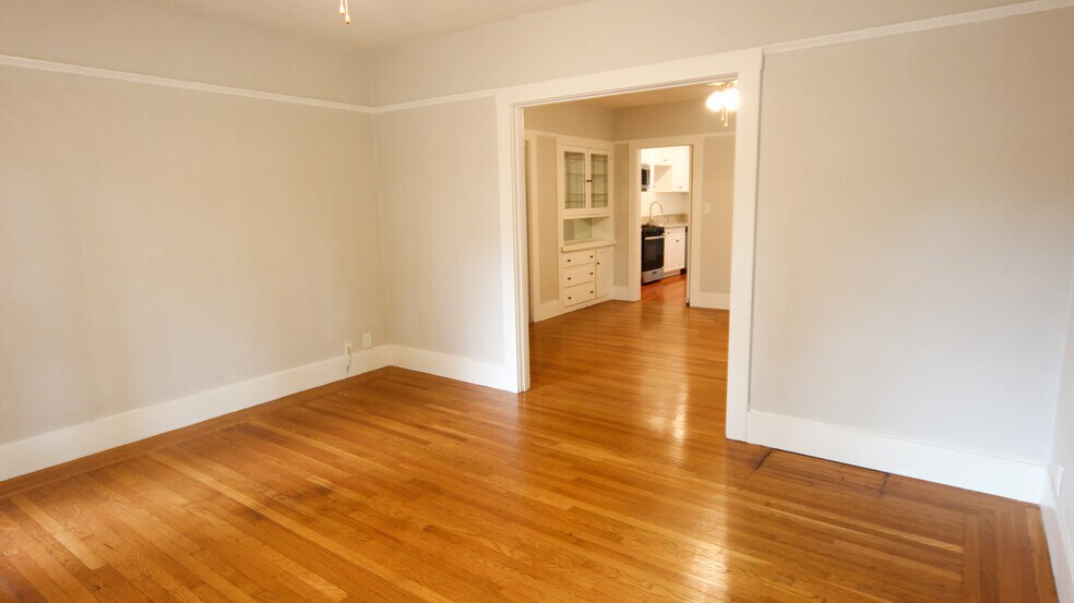 Primary Photo - 2724 H St