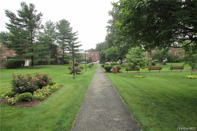 Building Photo - 175 Bryant Crescent