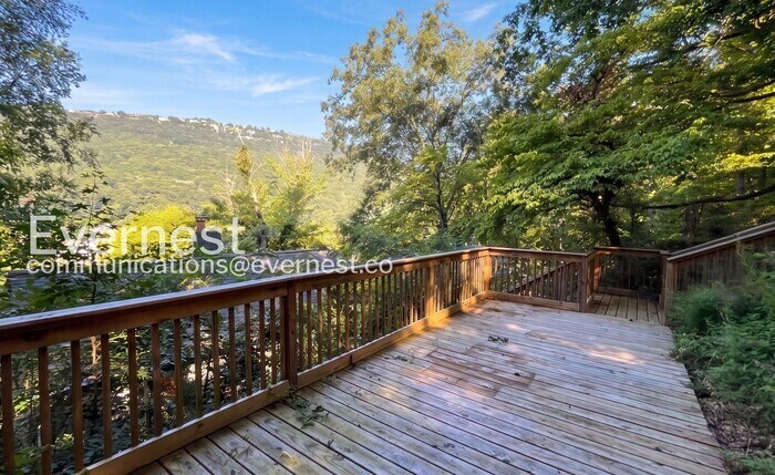 Building Photo - 4422 Edelweiss