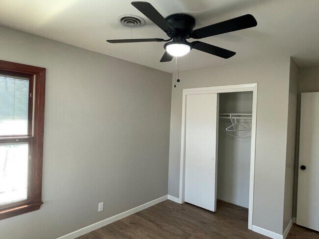 Building Photo - 605 Kentshire Cir