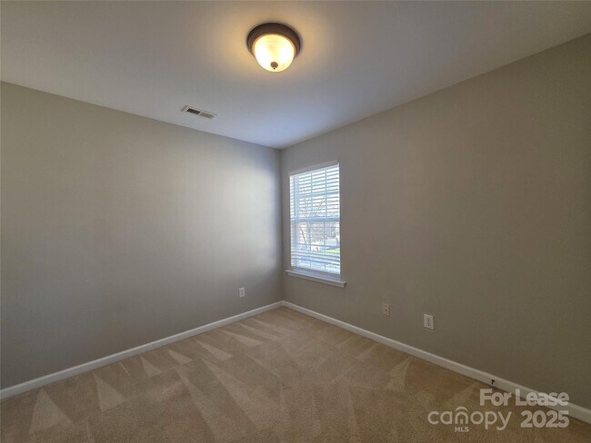 Building Photo - 10619 Trolley Run Dr