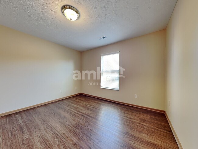 Building Photo - 940 Fox Croft Pl