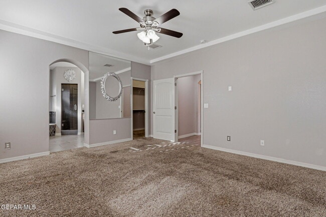 Building Photo - 14293 Meadow Lake Ave