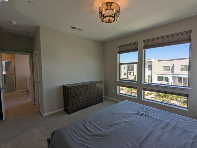 Building Photo - 5840 Virtual Ln
