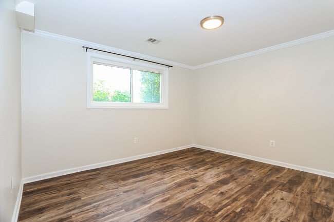 Building Photo - 5003 Stewart Ct