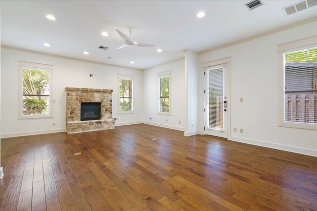 Building Photo - 5603 William Holland Ave