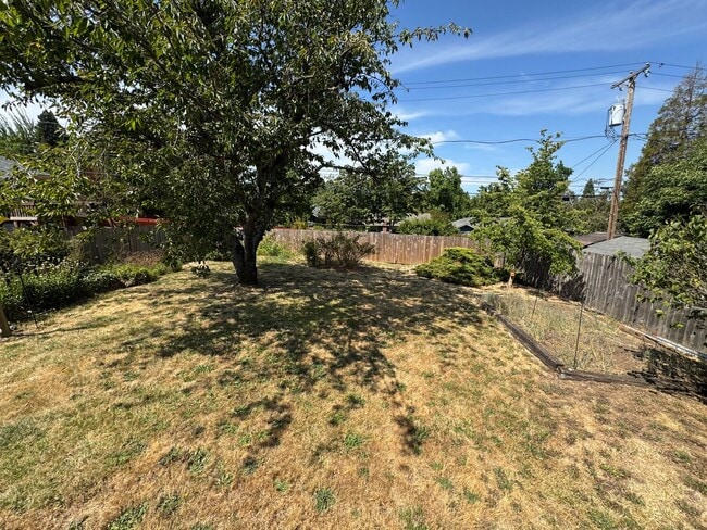 Building Photo - 3 Bedroom Home in College Hill Neighborhood