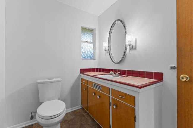 Building Photo - 4bd/2ba Seattle House