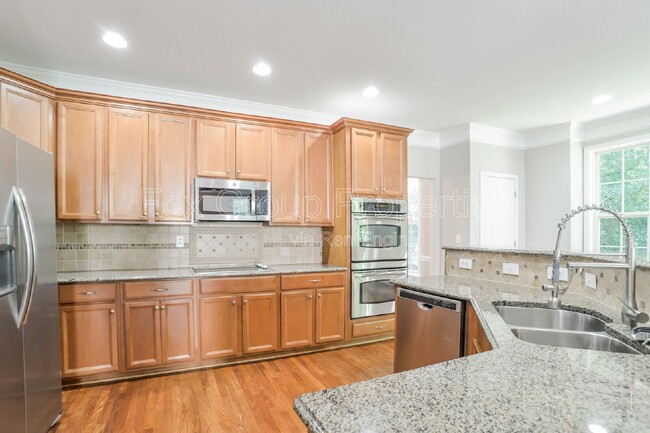 Building Photo - 7356 Sedgebrook Dr W