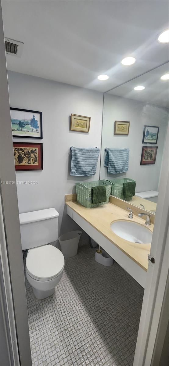 Building Photo - 1985 S Ocean Dr