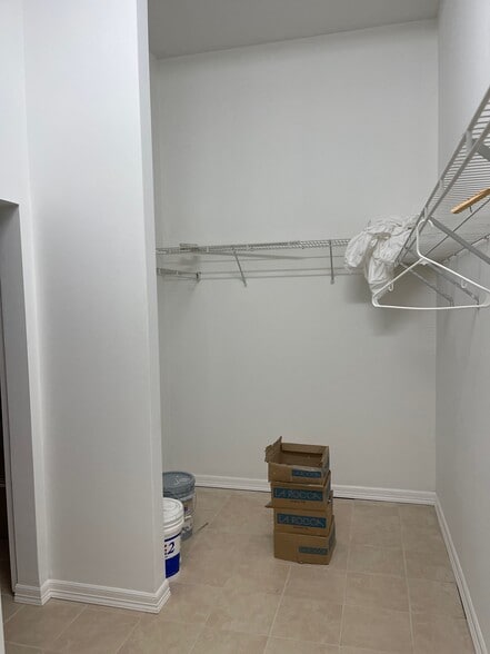 Closet - 705 Main St