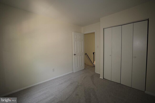 Building Photo - 2400 Ansdel Ct